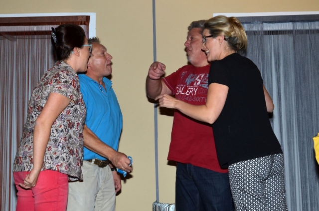 Familienkrach im Doppelhaus_365