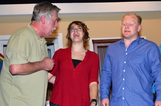 Familienkrach im Doppelhaus_563