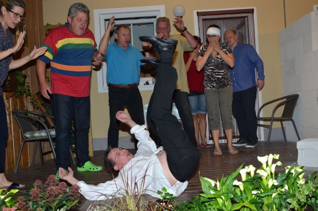 Familienkrach im Doppelhaus_576